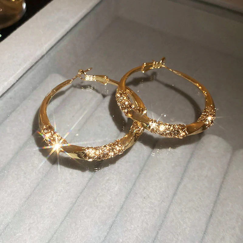 🔥 Minimalista Fülbevalók: Gyémántszerű Ragyogás – Nincs Irritáció!